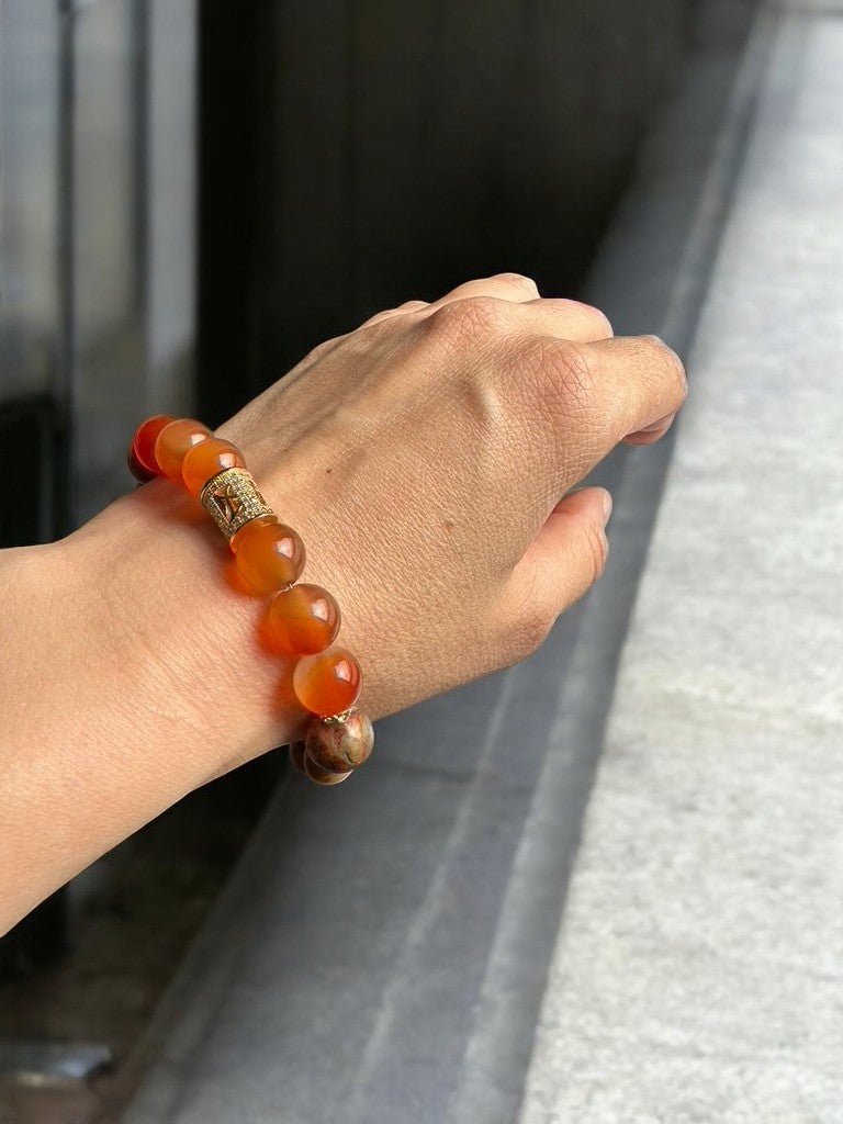 Carnelian and crazy lace agate beaded bracelet