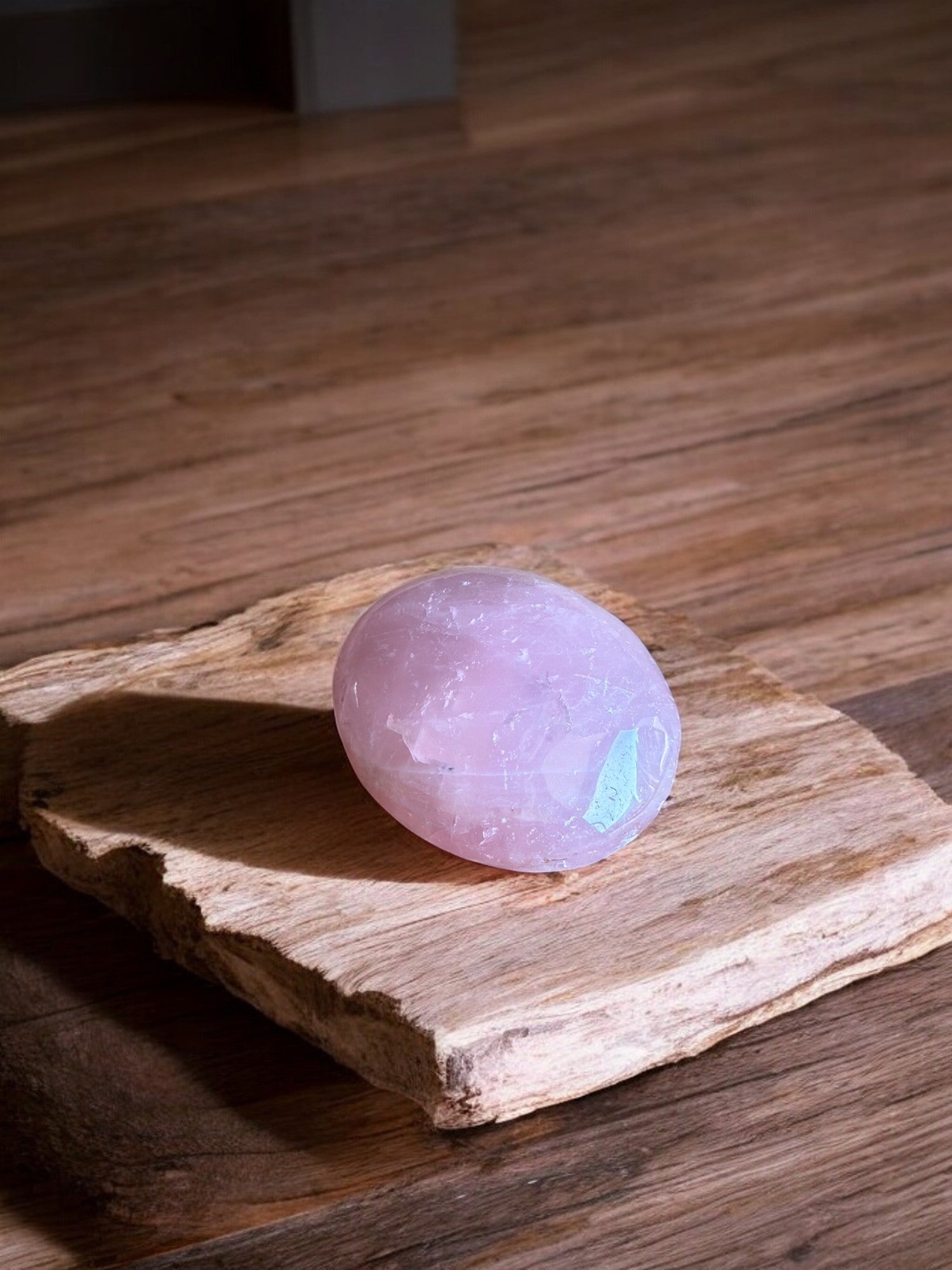 Rose quartz palm stone