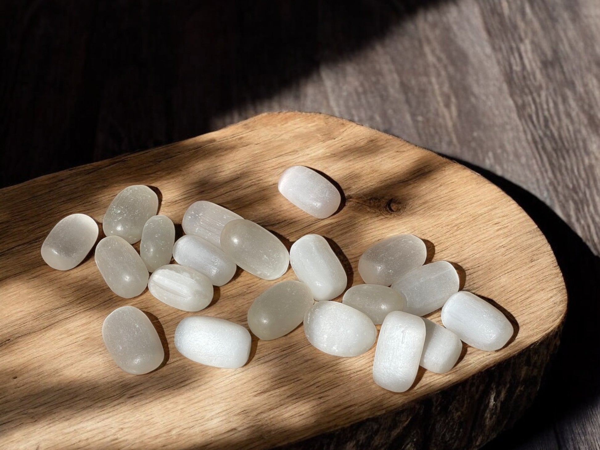 Selenite tumbled crystals